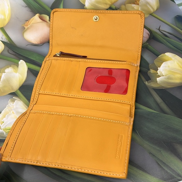 🦆 DOONEY AND BOURKE CLASSIC CLUTCH YELLOW PALOMINO LEATHER TRIFOLD WALLET - Picture 4 of 10